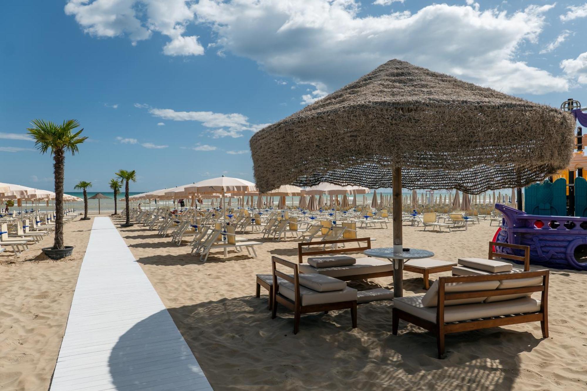 Hotel Continental Senigallia Exterior photo